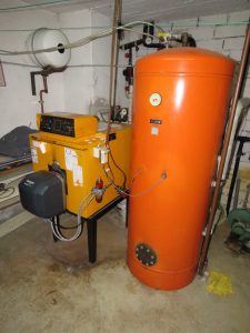 Heizung und Warmwasserspeicher