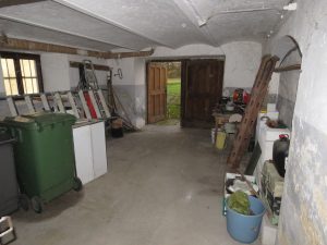 Garage mit Gewölbe im UG