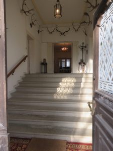 Eingangsbereich mit Granittreppe