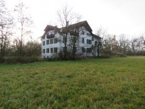 Jagdschloss in Alleinlage