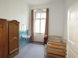 Zimmer mit Waschgelegenheit