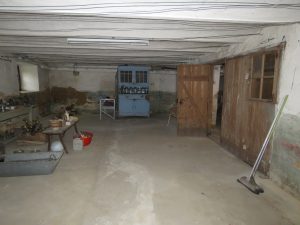 Gartengerätelager mit Gewölbe im UG