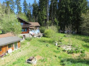 Grundstück vor dem Haus