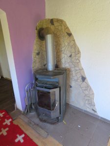 Holzofen im Esszimmer