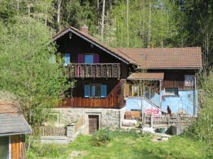 Naturstein- und Holzbauweise