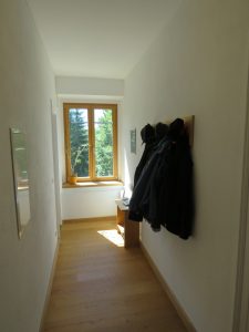 Flur mit Garderobe im 2. OG