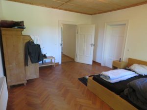 Schlafzimmer mit Parkett 2. OG