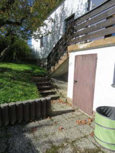 Zugang von der Terrasse in den Garten