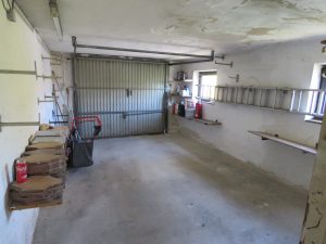 Garage im Anbau